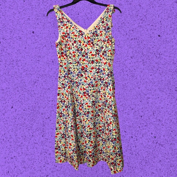Liz Claiborne Dresses & Skirts - Liz Claiborne Floral Dress ♥️🌼💜🌸💙